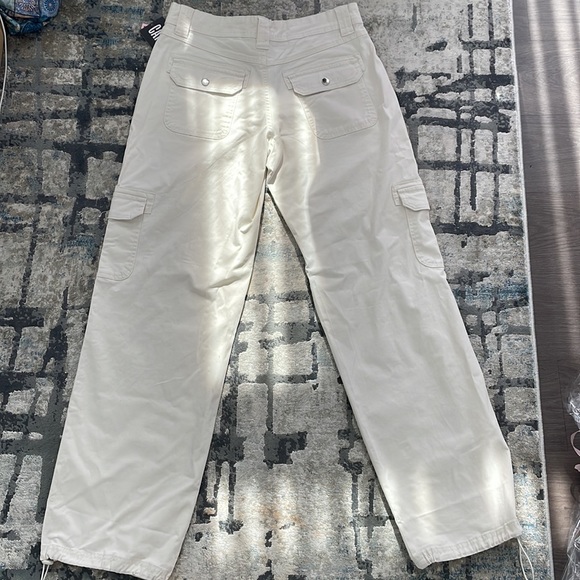 Urban Planet - Refuge Cream Coloured Cargo Pants size XS - Picture 2 of 5